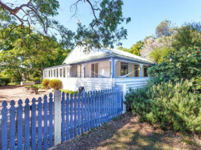Sunroom Cottage, Tea Gardens